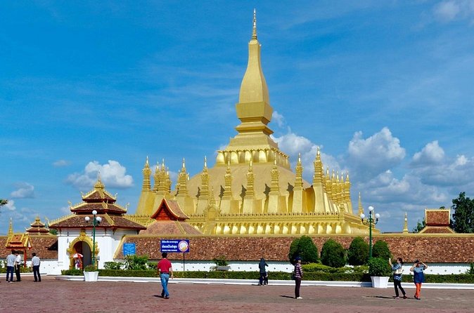 A Full Day in Laid-Back Vientiane - Patuxai Victory Gate: The Arc de Triomphe Lookalike With Lao Details