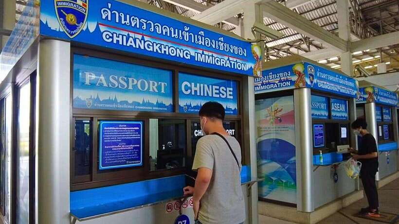 Chiang Rai: 2-Day Transfer to Luang Prabang by Slow Boat - Pakbeng Overnight: How to Use the Free Night Wisely