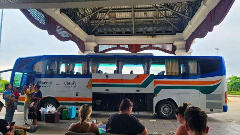 Chiang Rai: 2-Day Transfer to Luang Prabang by Slow Boat - Crowd Levels, Busy Season, and the 6-Hour Minimum