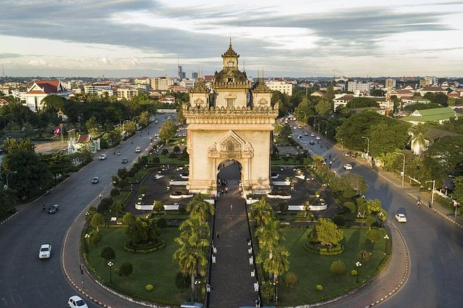 Guided Vientiane City and Buddha Park Full-Day Tour - Lunch at a local restaurant, how the included meal helps