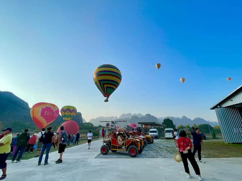 Hot Air Balloon in VangVieng pick up-drop off - Photo stop and free time: use it for the right kind of prep