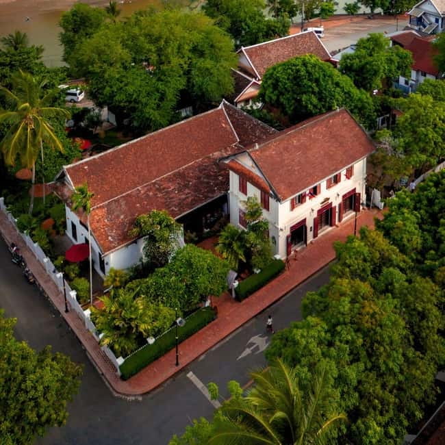 Luang Prabang: Audio-Guided City Tour in Electric Car - Why a one-hour electric car tour makes sense in Luang Prabang