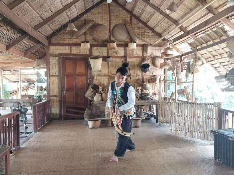 Luang Prabang: Bamboo Weaving Workshop & Cooking Class - The weaving workshop: making a souvenir mat step-by-step