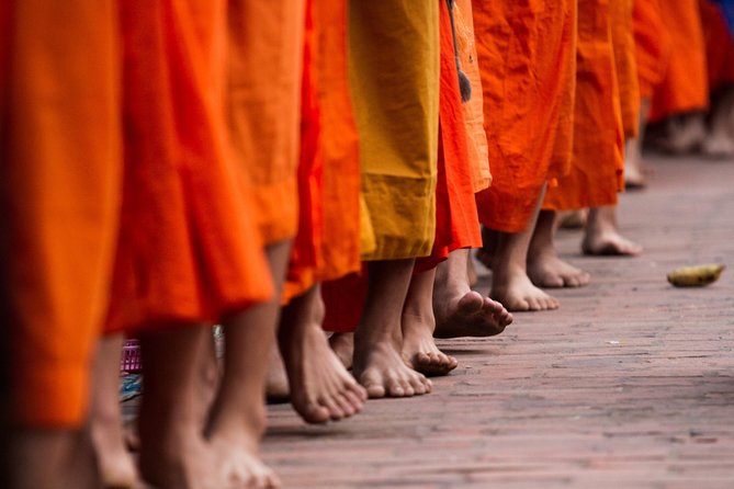 Luang Prabang Early Morning Alms Giving and Wet Market - Etiquette checklist, small rules that make a big difference