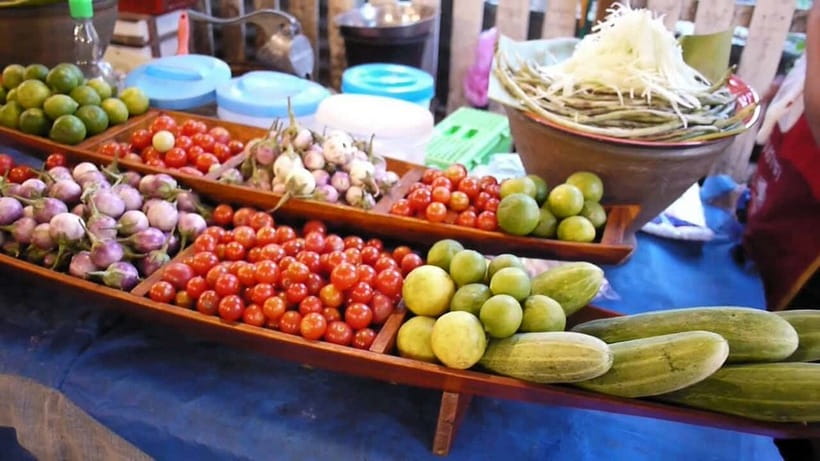 Luang Prabang: Foodie Walking Tour & Monk Blessing - Joma Bakery meeting point, coffee or juice, and the start that prevents a food crash