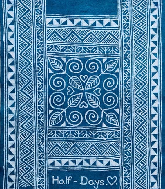 Luang Prabang: Hmong Batik Art Workshop - The beeswax drawing stage: where the magic starts