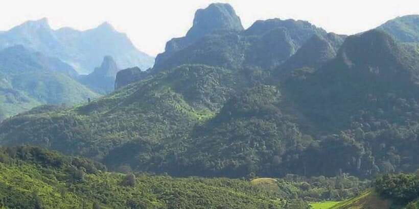 Luang Prabang: Mountain Trek & Local Villages Overnight Tour - Guides, village encounters, and the value of doing it with an operator