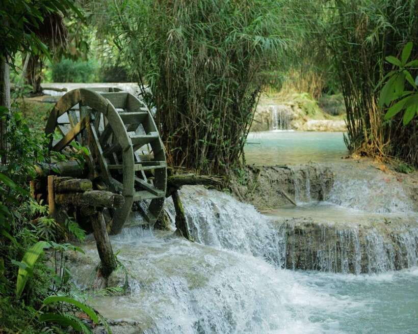 Luang Prabang: Pak Ou Caves & Kuang Si Falls Day Trip - Lunch at the Caves Area: Convenient, and Here’s What to Expect