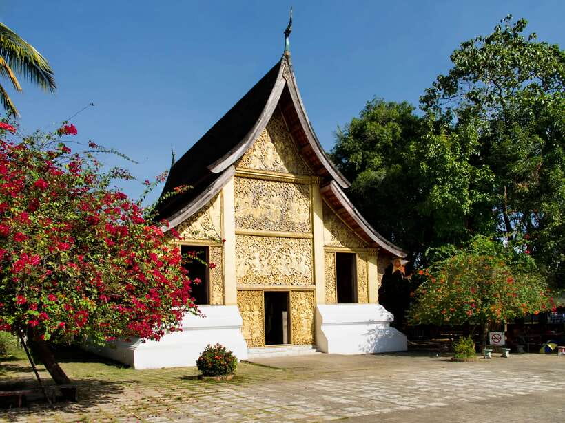 Luang Prabang: Private Must-See Sights and Mount Phousi Tour - Traditional Arts and Ethnology Center: Crafts Connected to People