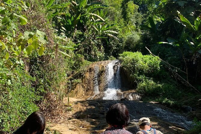 Nong khiaw, 1Day Muang Ngoy Waterfall, Local Village and Kayaking - Muang Ngoy cave and Phanoi viewpoint: easy exploring with big payoffs