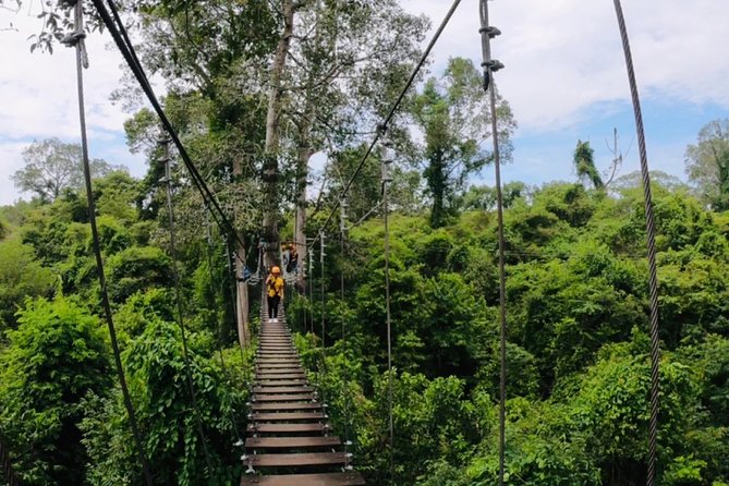 One Day Guided Tour: Kayaking, Zipline & Tubing In The Cave from Vang Vieng - Lunch at the cave area, and why the food choice is practical