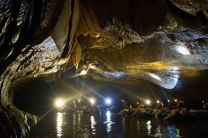 One Day Kayaking, Zipline and Tubing In Cave from Vang Vieng - Tham Nam Water Cave tubing and the picnic lunch break