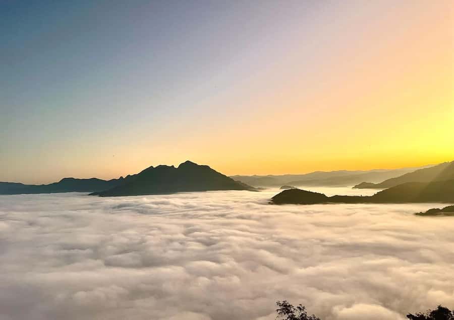 Overnight Camping At nong khiaw view point, 360 view - Nong Khiaw Viewpoint: What Makes This Overnight Different