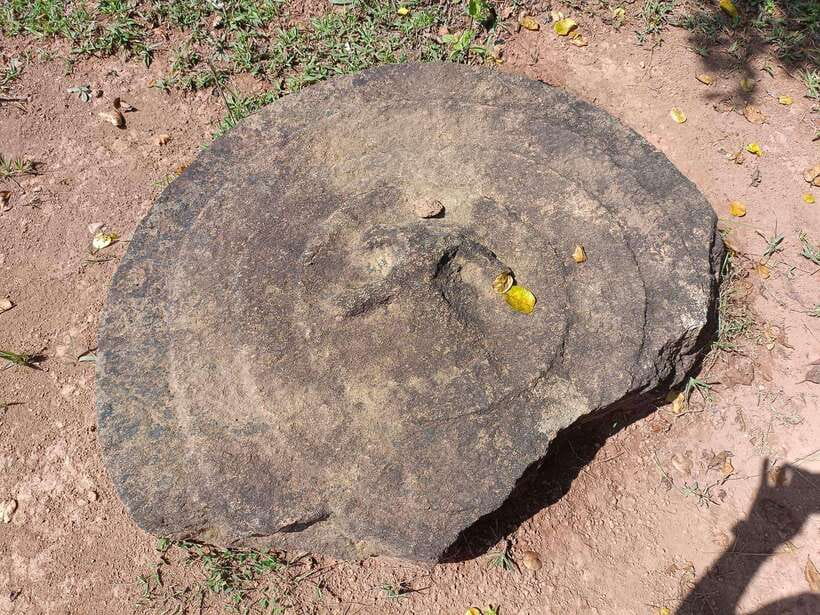 Plain of jars share group tour - Ban na phia spoon making village: more than a quick photo stop