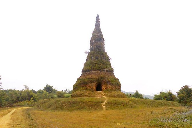 Plain of jars tour with local guide - Lunch at Lak khai, then straight to Site 2