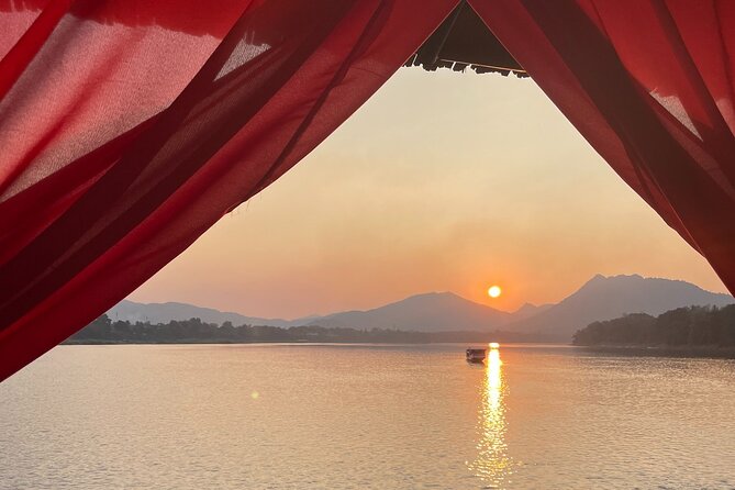 Sunset Cruise Luang Prabang - Double deck sightseeing: where you’ll want to stand or sit