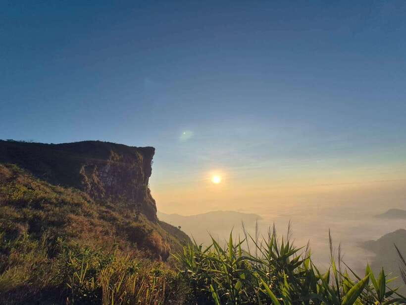 Transfer : wonder full Sunrise and landscape at Phu Chifa - Packing for cold dawn: what you bring changes the whole experience