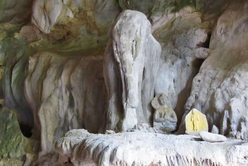 Vang Vieng: Blue Lagoon and Countryside Bike Tour with Lunch - Phu Kham Cave Climb, Statues, and a Quiet Shift in Pace