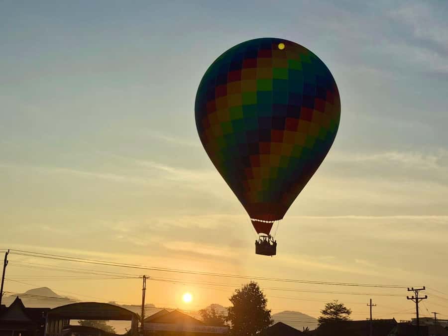 Vang Vieng: Climbing & Ballon (Departure from Vientiane) - From your Vientiane hotel to Vang Vieng: start strong, arrive ready