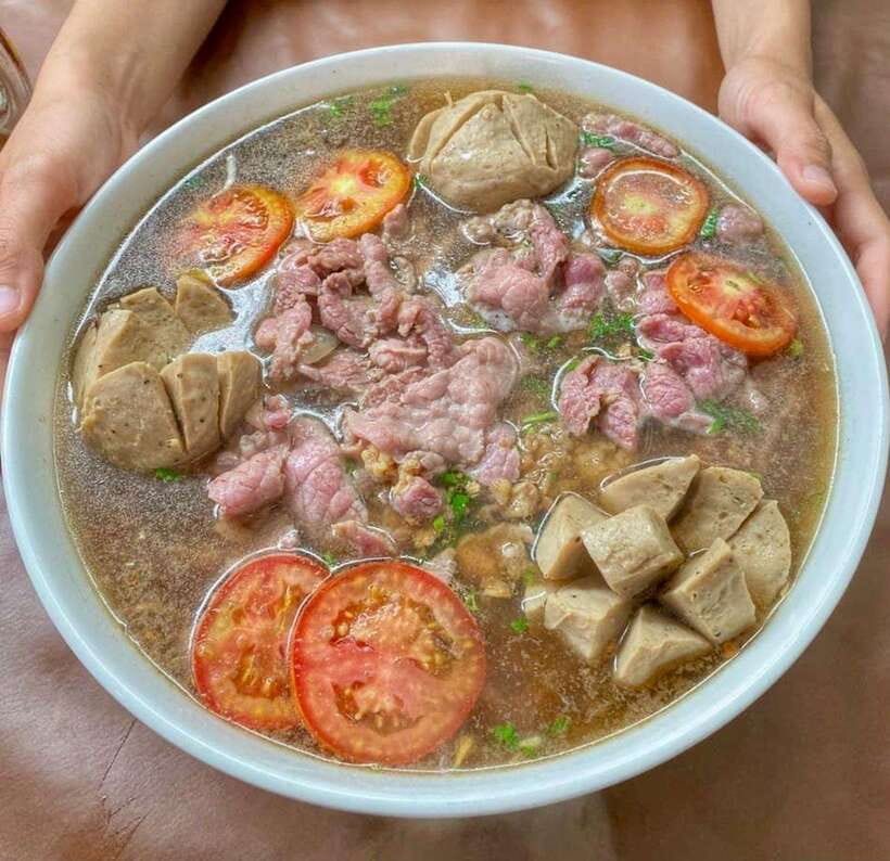 Vientiane classic Food tour ( Included Food ) - Dongpalan Start: Khao Jee Pâté, a Lao Sandwich With Character