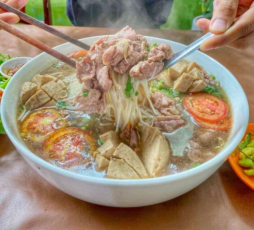 Vientiane classic Food tour ( Included Food ) - Pickup in Chanthabuly and the 4-Hour Pace