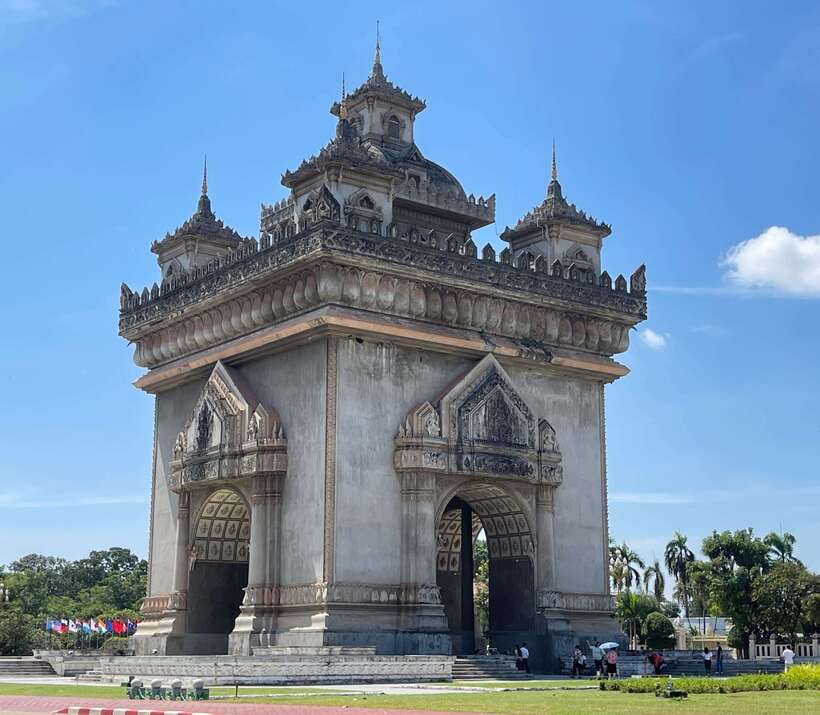 Vientiane: Cultural Tour with Buddha Park and Patuxay - Starting in Chanthabuly: your pickup sets the tone