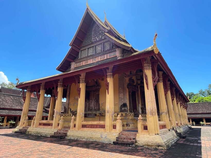 Vientiane: Cultural Tour with Buddha Park and Patuxay - Buddha Park: the hundreds-of-statues moment
