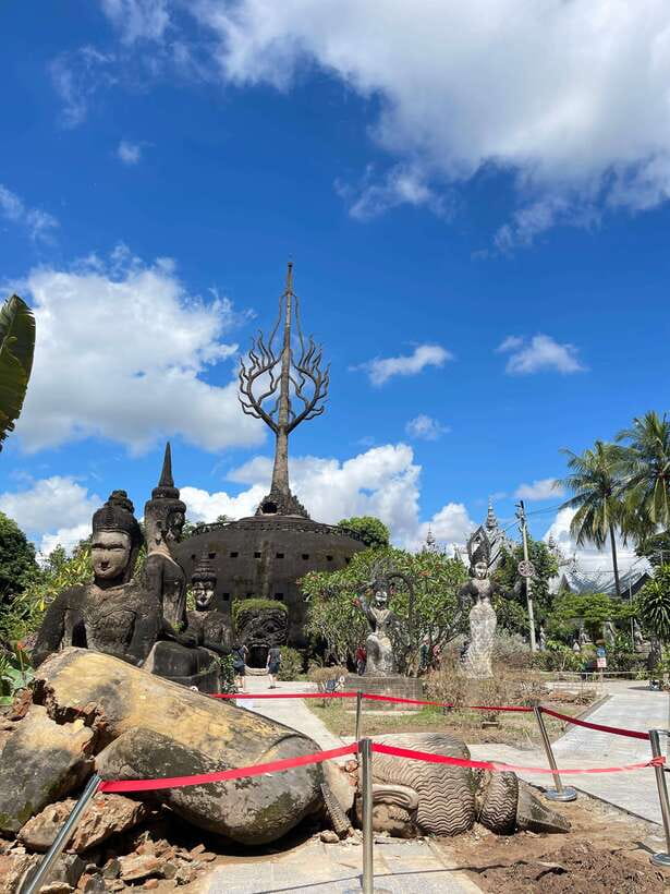 Vientiane: Half-Day City Tour with Patuxai and Buddha Park - Vientiane in 3.5 hours: the logic behind this route