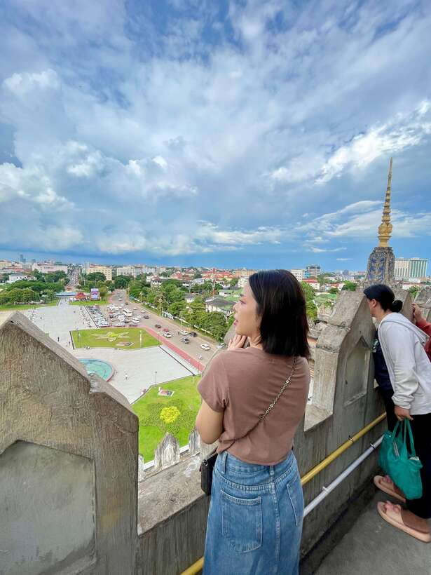 Vientiane: Half-Day City Tour with Patuxai and Buddha Park - Price and what’s extra: getting your money math right
