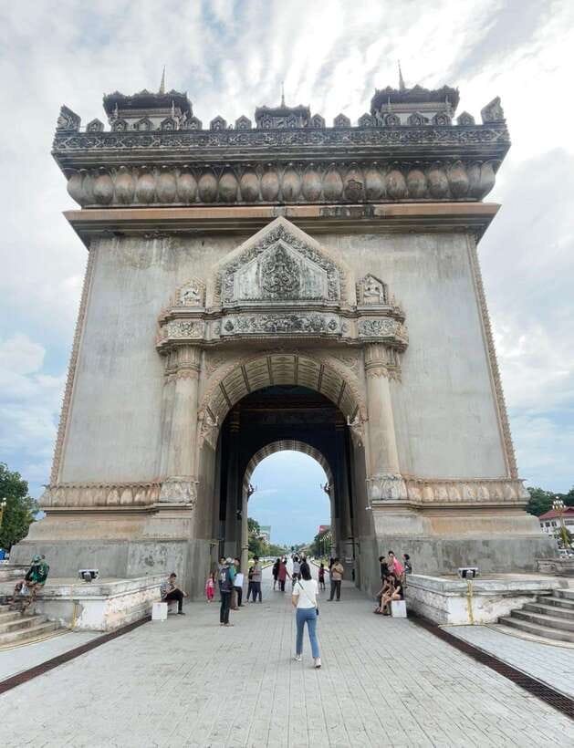 Vientiane IG tour & Patuxay monument - A 4-hour Instagram route that actually stays organized in Vientiane