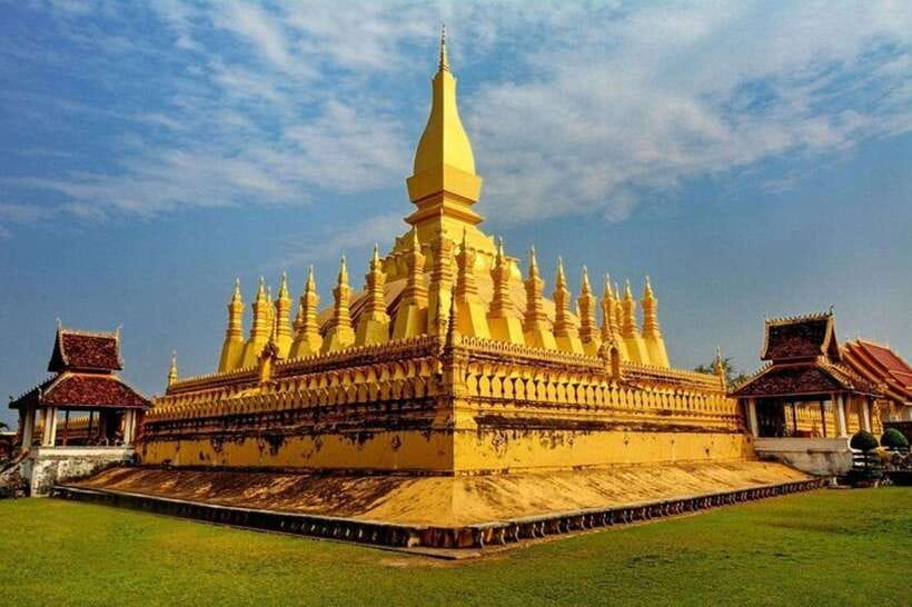 Vientiane : Private Custom Tour with a Local Guide - Patuxai to Downtown Sights, Getting Your Bearings Without Overthinking